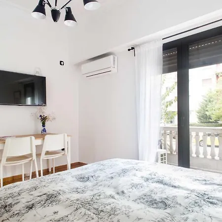 Newly Renovated Downtown Athens! Афины