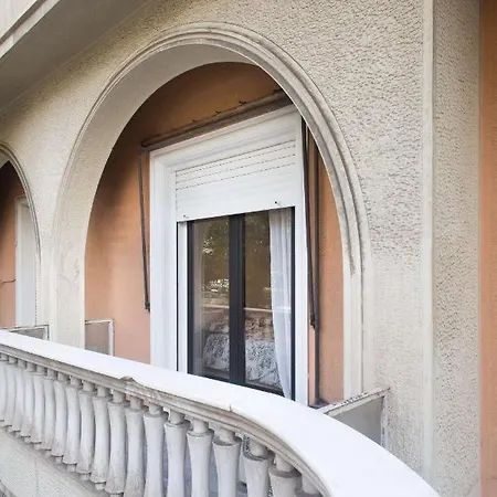 Апартаменты Newly Renovated Downtown Athens!