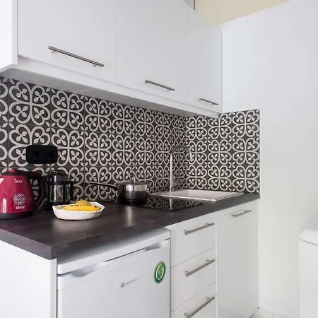 Newly Renovated Downtown Athens! * Афины